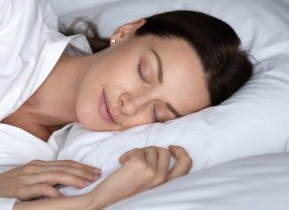 Que la comida no te quite el sueño En España, una de cada cinco personas padece insomnio crónico (cuando se prolonga más de seis meses), y el 30% de la población adulta padece insomnio transitorio (dificultad ocasional para dormir).
