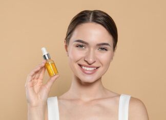 Regeneración cutánea, elasticidad e hidratación: claves en la lucha contra las estrías mujer con aceite esencial para Regeneración cutánea