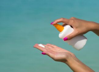 Comparando protectores solares aplicar protectores solares