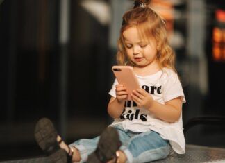 Cómo afecta al cerebro de los niños el uso excesivo de pantallas niños y uso excesivo de pantallas